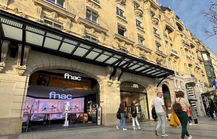 La Fnac degli Champs-Élysées chiude i battenti: da oggi, venerdì 3 gennaio, iniziano i grandi saldi fino al 12 gennaio!