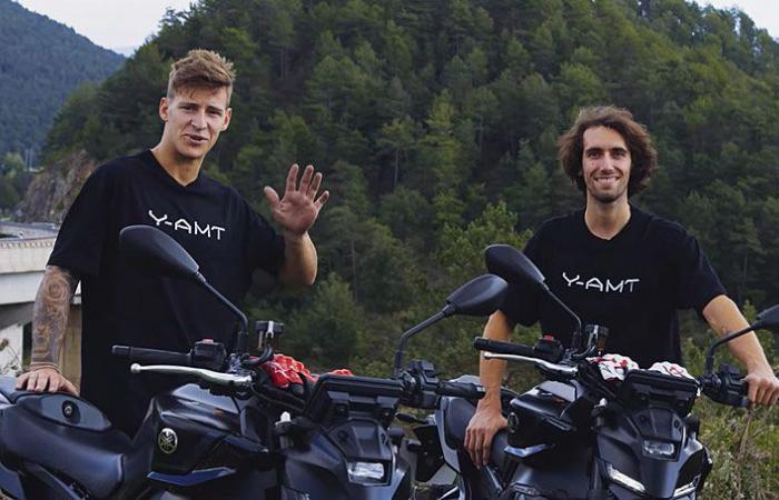 Street: Quando Fabio Quartararo e Alex Rins si divertono come dei matti con la Yamaha MT-09 Y-AMT… (Video)