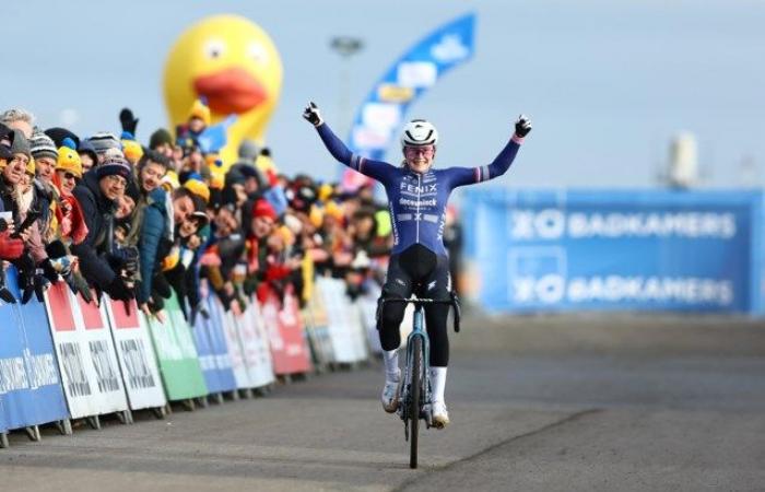 Puck Pieterse è il migliore sulla sabbia di Koksijde e conquista in solitaria la prima vittoria stagionale: “Avevo già in testa uno scenario apocalittico”