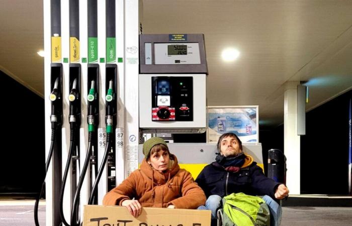 elogio del viaggio in autostop senza un soldo di Melvin tra le nuvole