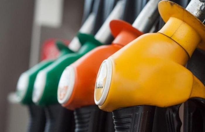 automobilisti bloccati dopo un errore di carburante nei serbatoi del supermercato