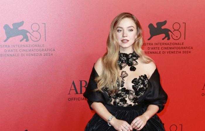 Sydney Sweeney bacia il suo fidanzato, i suoi fan gridano allo scandalo