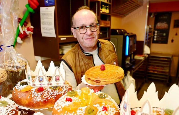 Ricetta, brodo, ordine… A Carcassonne, i panifici preparano già da alcuni giorni le galettes des rois per l’Epifania