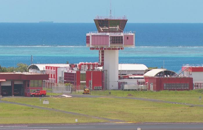 la mancanza di controllori del traffico aereo interrompe i voli