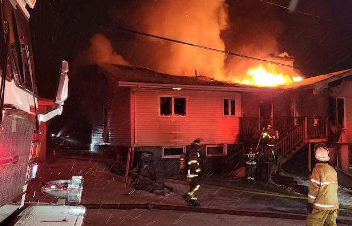 Dieci persone in strada a seguito di un incendio in un condominio a Edmundston