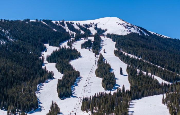 Leggere nevicate in montagna, nebbia sul Front Range