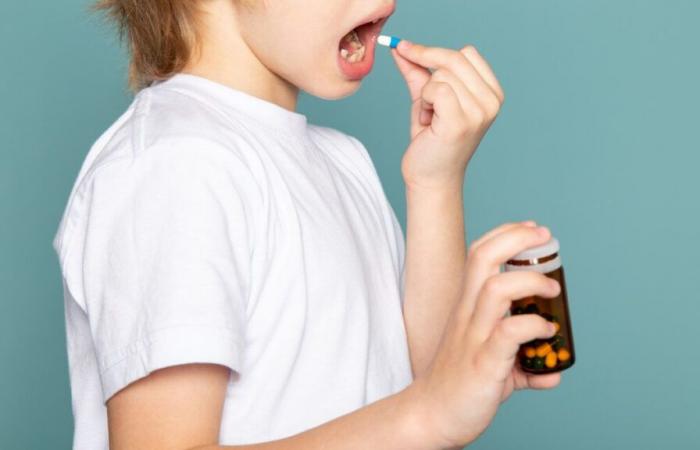 Sonnolenza insolita e salivazione eccessiva, primi segni di avvelenamento da farmaci nei bambini