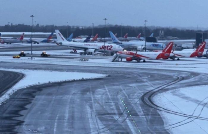 forti nevicate interrompono il traffico aereo in Inghilterra, Germania e Paesi Bassi