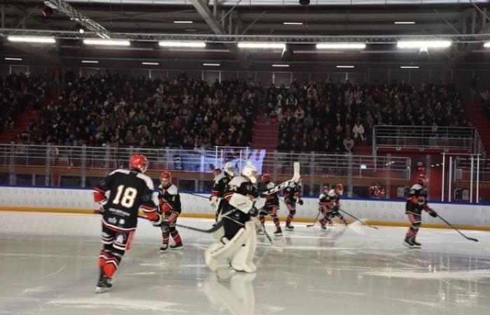 Nelle immagini: rivivi la partita di hockey su ghiaccio tra Neuilly-sur-Marne e Dunkerque, giocata allo stadio del ghiaccio di Dreux