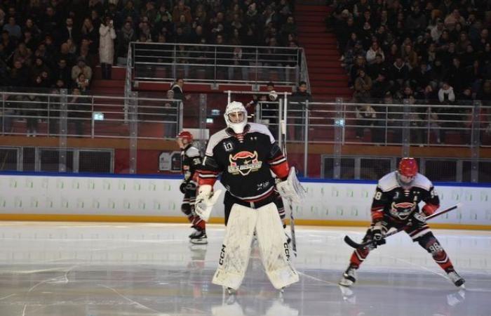 Nelle immagini: rivivi la partita di hockey su ghiaccio tra Neuilly-sur-Marne e Dunkerque, giocata allo stadio del ghiaccio di Dreux