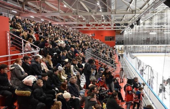 Nelle immagini: rivivi la partita di hockey su ghiaccio tra Neuilly-sur-Marne e Dunkerque, giocata allo stadio del ghiaccio di Dreux