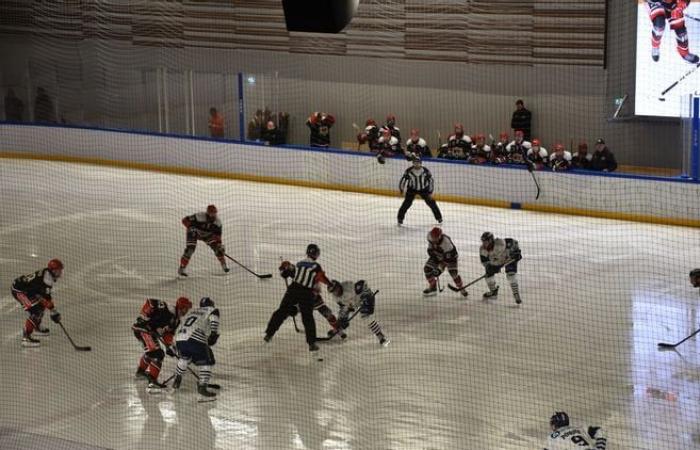 rivivi la partita di hockey su ghiaccio tra Neuilly-sur-Marne e Dunkerque, giocata allo stadio del ghiaccio di Dreux