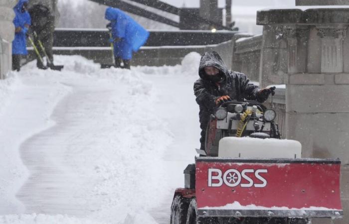 Gli Stati Uniti centrali colpiti da una grande tempesta invernale, colpite più di 60 milioni di persone