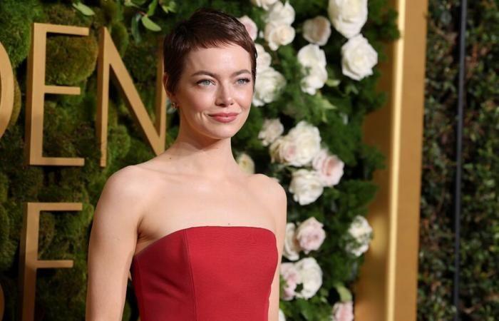 Emma Stone debutta con una nuova acconciatura ai Golden Globes