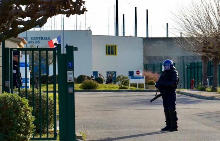 uno degli ostaggi del detenuto del carcere di Arles racconta la sua vicenda