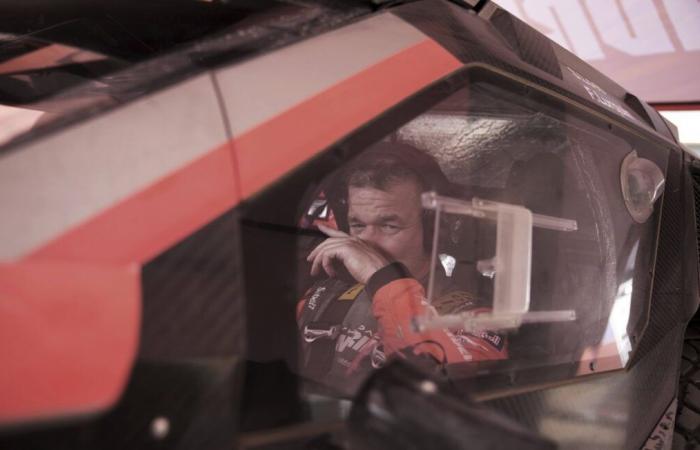 Ancora e ancora sfortuna per Sébastien Loeb, già a più di 30 minuti dal comando