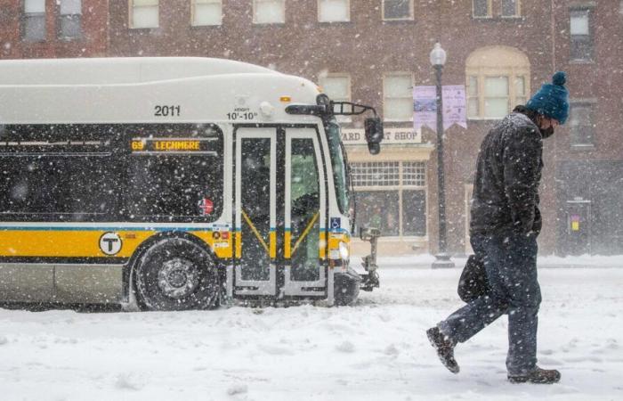 Gli Stati Uniti centrali sono colpiti da una forte tempesta invernale