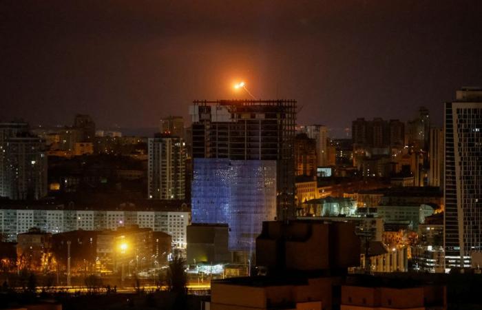 La Russia afferma di aver abbattuto dozzine di droni ucraini durante la notte