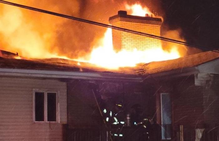 Dieci persone in strada a seguito di un incendio in un condominio a Edmundston