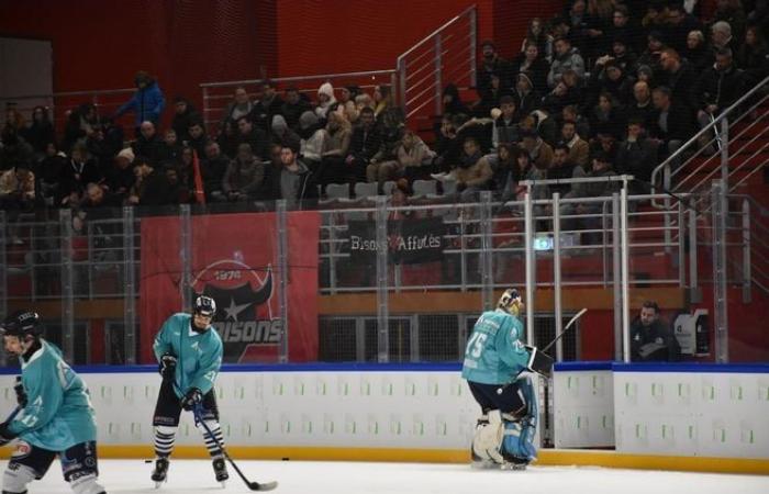 rivivi la partita di hockey su ghiaccio tra Neuilly-sur-Marne e Dunkerque, giocata allo stadio del ghiaccio di Dreux