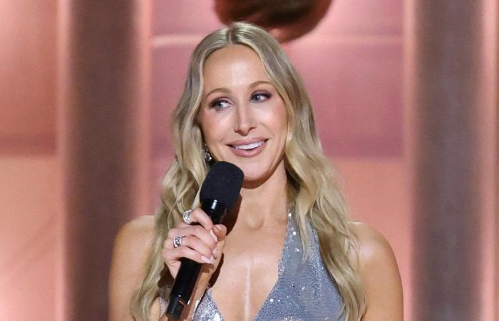 Nikki Glaser prende in giro Diddy, Ben Affleck nel monologo dei Golden Globes