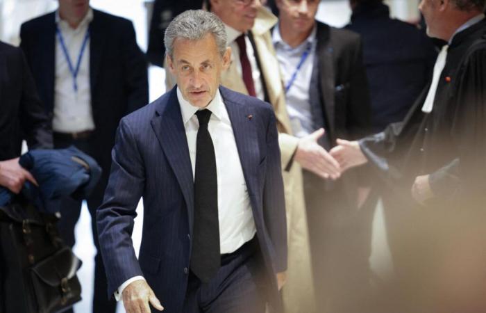 Prime tensioni all’apertura del processo contro Nicolas Sarkozy