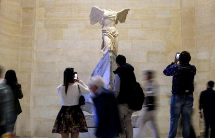 Quasi lo stesso numero di visitatori al Louvre nel 2024, nonostante la pausa delle Olimpiadi: News