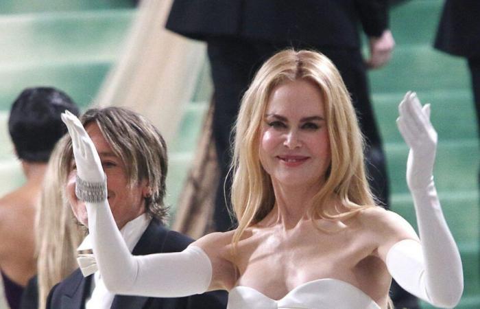 Nicole Kidman si rivela in lingerie in un sensuale servizio fotografico, ma le reazioni puzzano di età