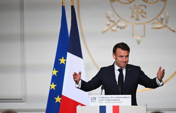 Emmanuel Macron chiede all’Ucraina di essere “realistica” in vista dei negoziati con la Russia