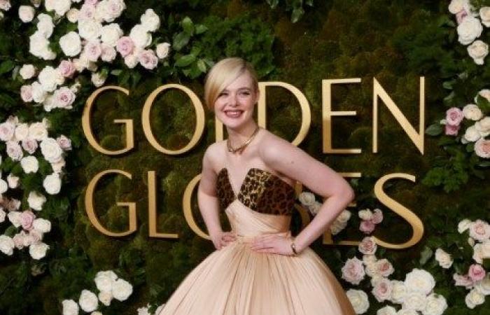 Le star di Hollywood sfilano sul tappeto rosso dei Golden Globes