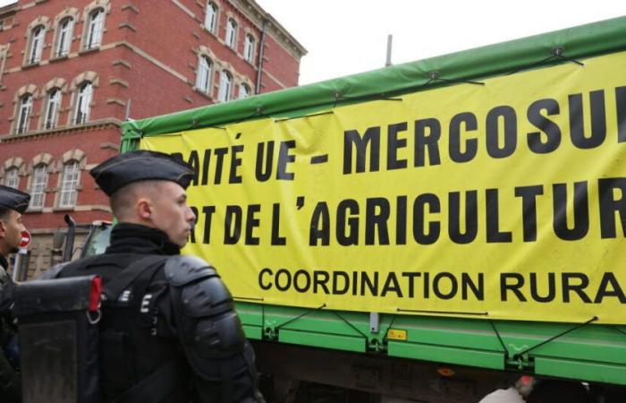 Île-de-France. Gli agricoltori tentano invano di manifestare a Parigi