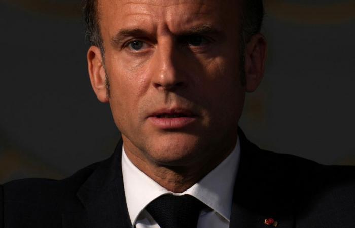 L’Ucraina deve adottare una posizione “realistica” sulle questioni territoriali, afferma Macron