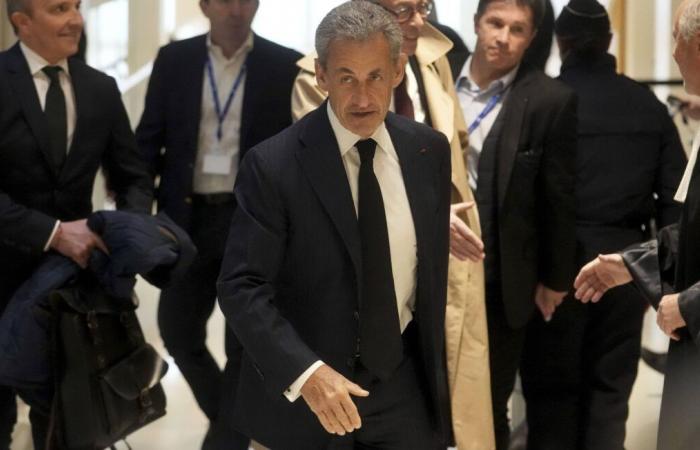 Ironia e scaramucce in apertura del processo Sarkozy