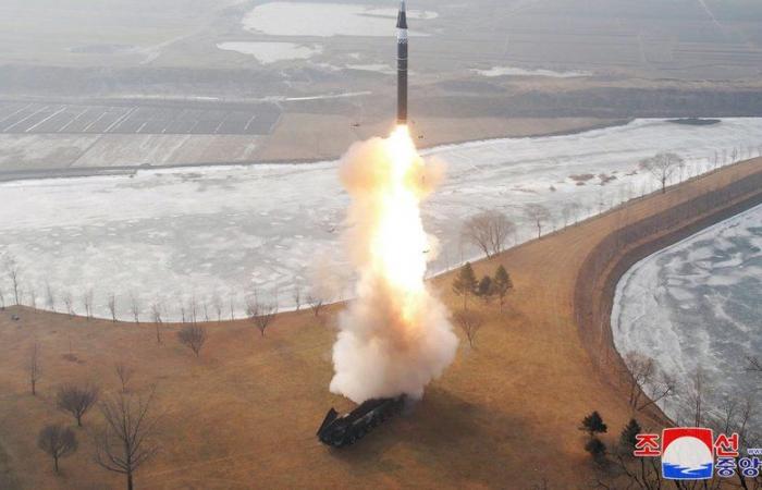 a una distanza di 1.500 km, a 12 volte la velocità del suono, la Corea del Nord rivendica il lancio di un missile ipersonico