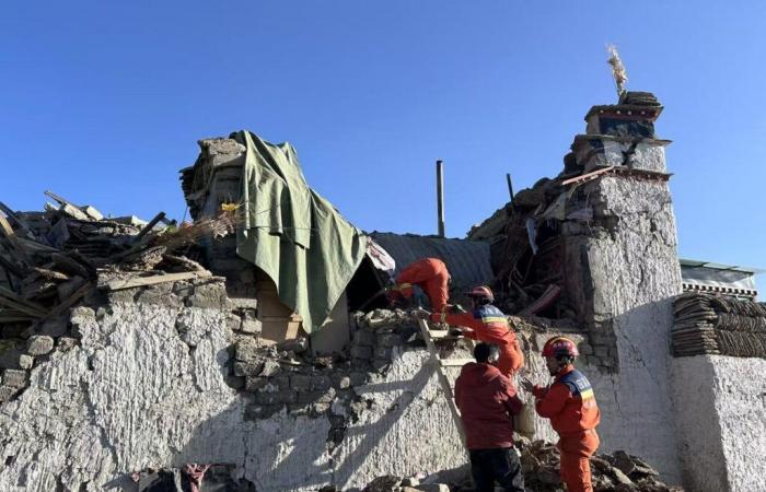 un forte terremoto provoca almeno 95 morti e 130 feriti, “molti edifici” crollano