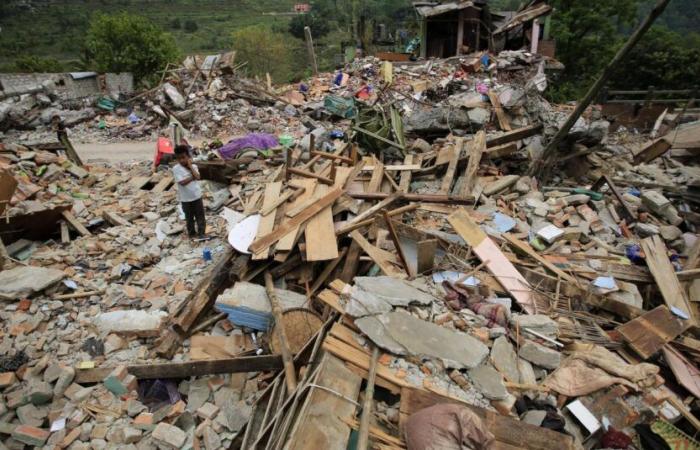 Un forte terremoto uccide almeno 53 persone in Tibet