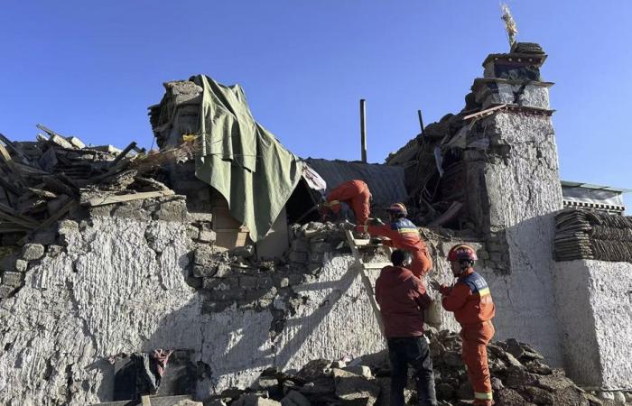 Cina | Un potente terremoto uccide almeno 53 persone in Tibet