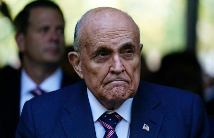 Rudy Giuliani, ex avvocato di Donald Trump, si è dichiarato colpevole di ostruzione alla giustizia