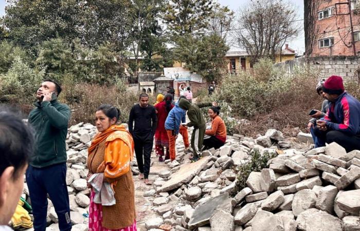 un forte terremoto avvertito fino al Nepal provoca oltre 50 morti e danni ingenti