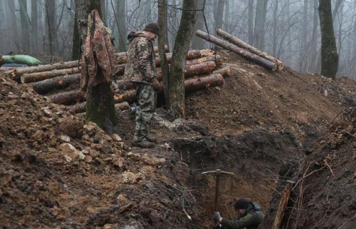 l’esercito afferma ancora di combattere a Kourakhové, rivendicato dai russi