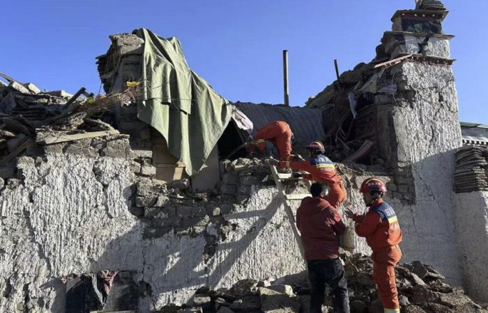 Almeno 95 persone sono morte nel terremoto della Cina occidentale