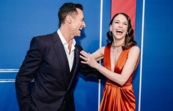 Un anno dopo il divorzio, Hugh Jackman appare con la sua nuova compagna Sutton Foster… Chi è lei?