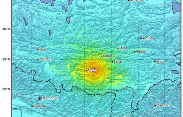 Un violento terremoto scuote il Tibet e il Nepal