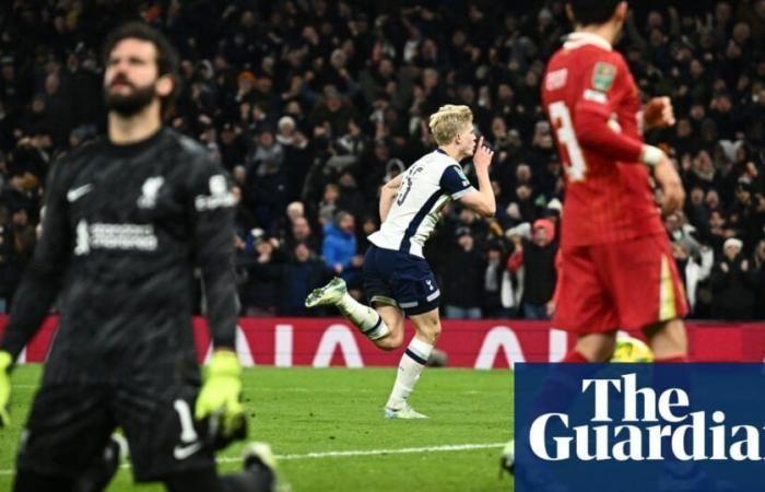 Bergvall porta il Tottenham in vantaggio nella semifinale della Coppa Carabao mentre il Liverpool furia