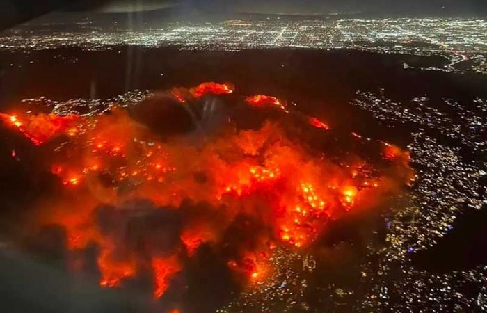 più di 30.000 residenti di Los Angeles devono evacuare