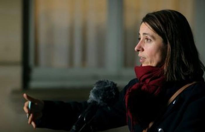 “Se François Bayrou vuole durare, deve rispondere all’emergenza sociale del Paese”, avverte Sophie Binet della CGT