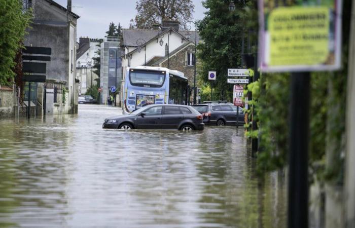 sette dipartimenti del nord della Francia in allerta arancione, feriti