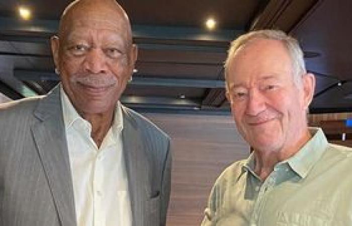 Morgan Freeman rende omaggio a Benoît Allemane, il suo doppiatore francese morto a 82 anni