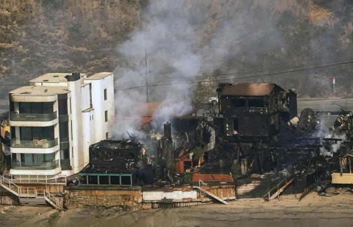 Los Angeles | Gli incendi sono ancora domati, ma il vento si sta indebolendo