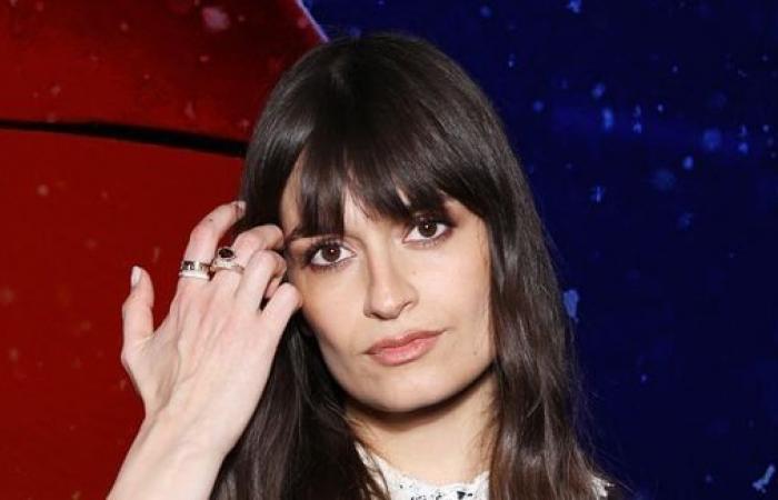 “Non è stato molto divertente”: Clara Luciani costretta a smettere di bere e a trovare un sotterfugio per giustificarsi